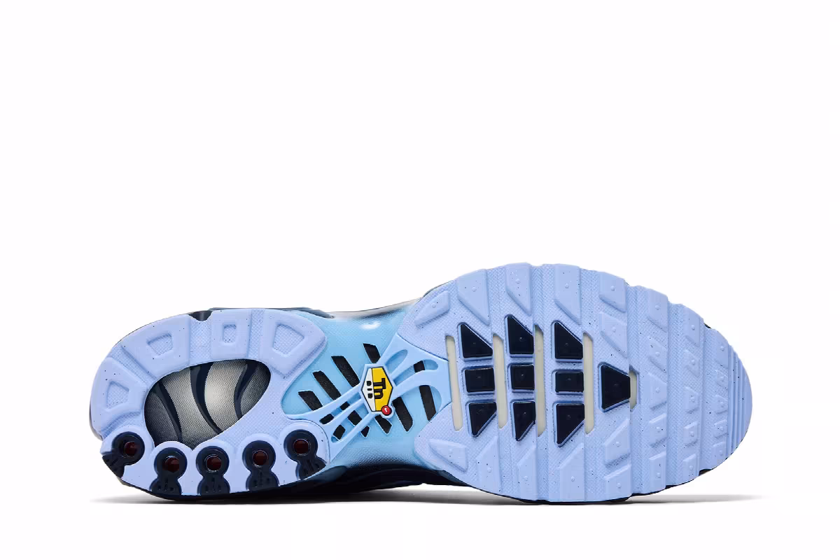 Nike Air Max Plus Obsidian Aluminum, view 5