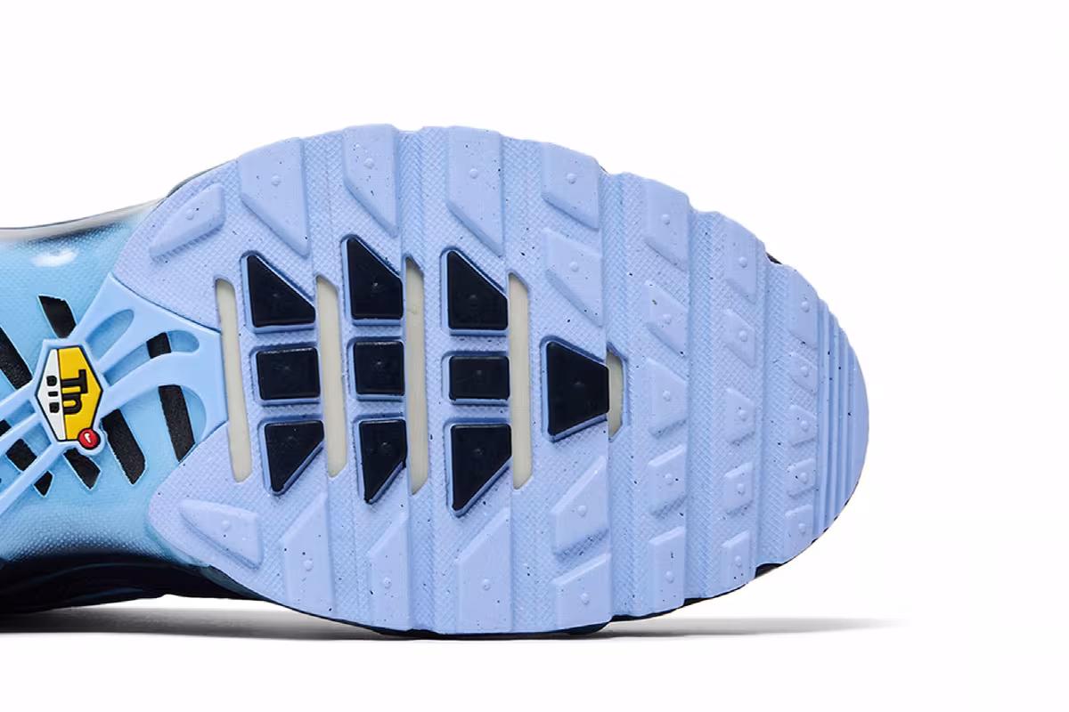 Nike Air Max Plus Obsidian Aluminum, view 6