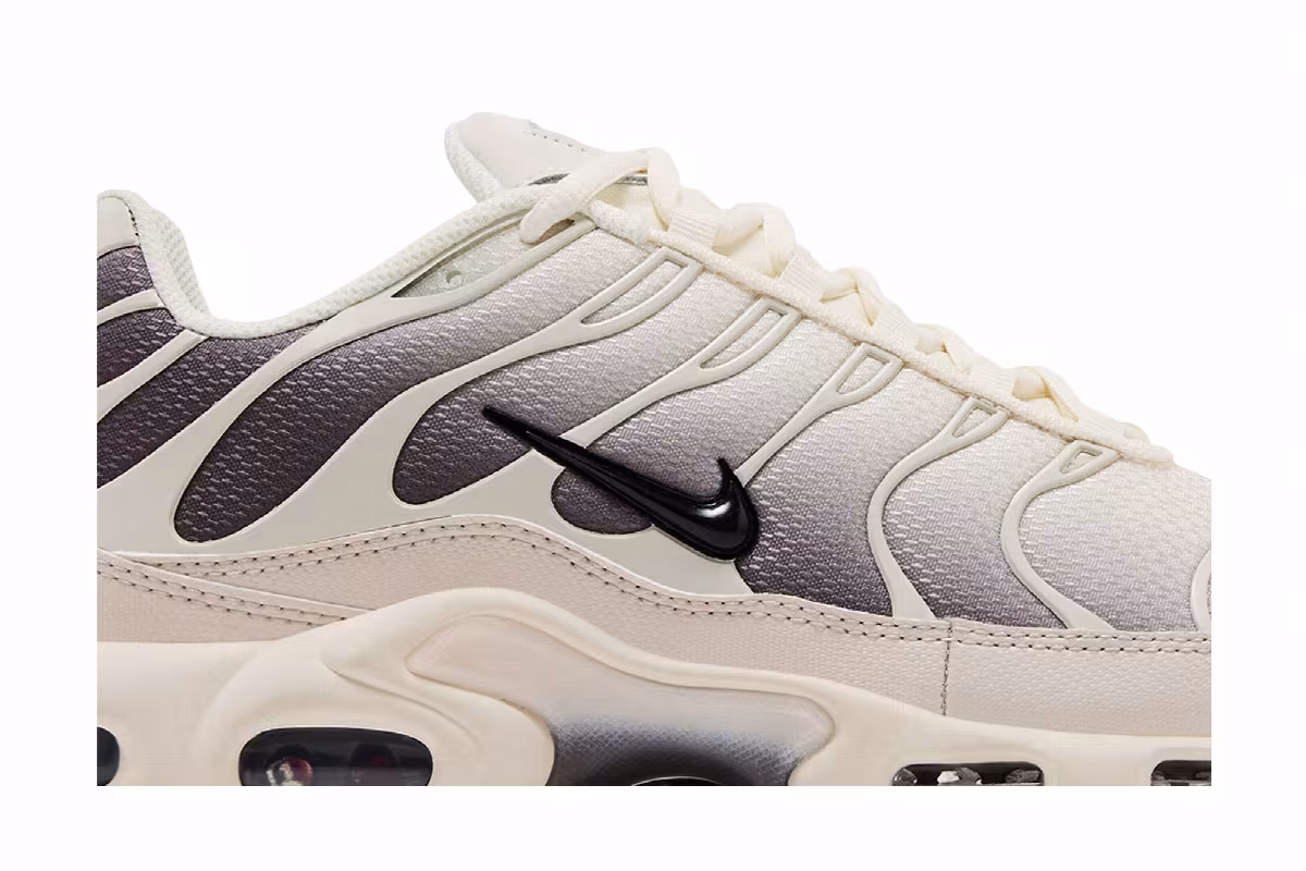 Nike Air Max Plus Light Orewood Cave Stone, view 3