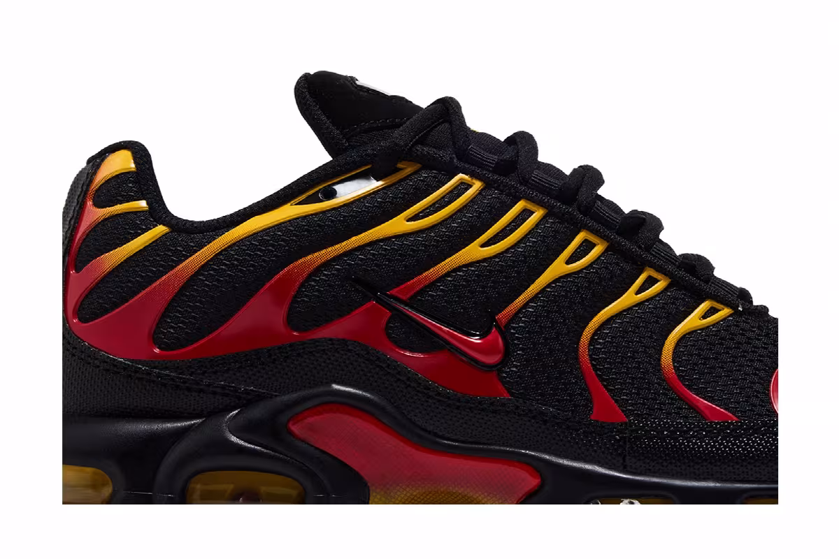Nike Air Max Plus Black University Gold Red, view 3