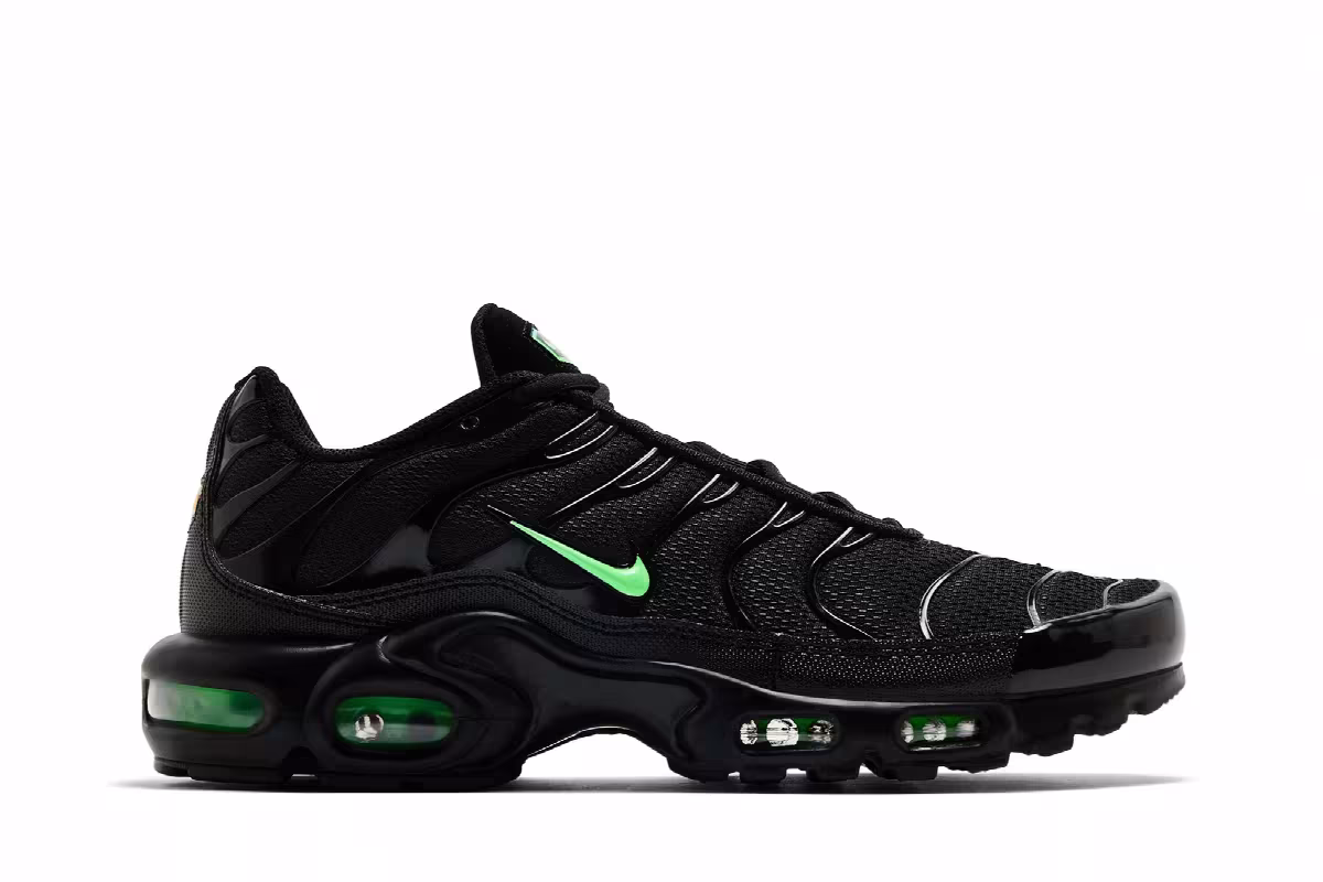 Nike Air Max Plus Green Strike, view 2