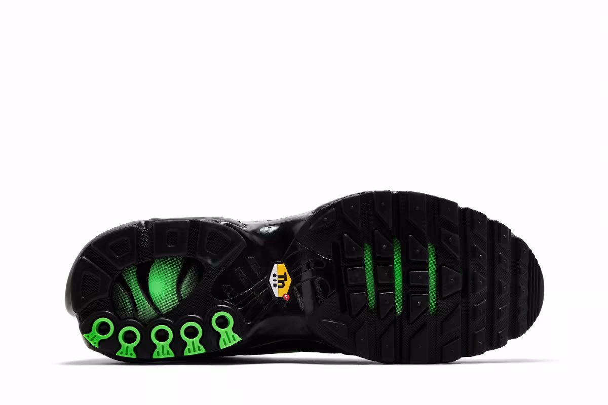 Nike Air Max Plus Green Strike, view 5