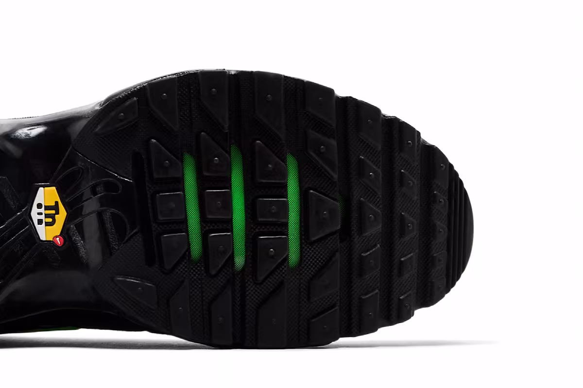 Nike Air Max Plus Green Strike, view 6