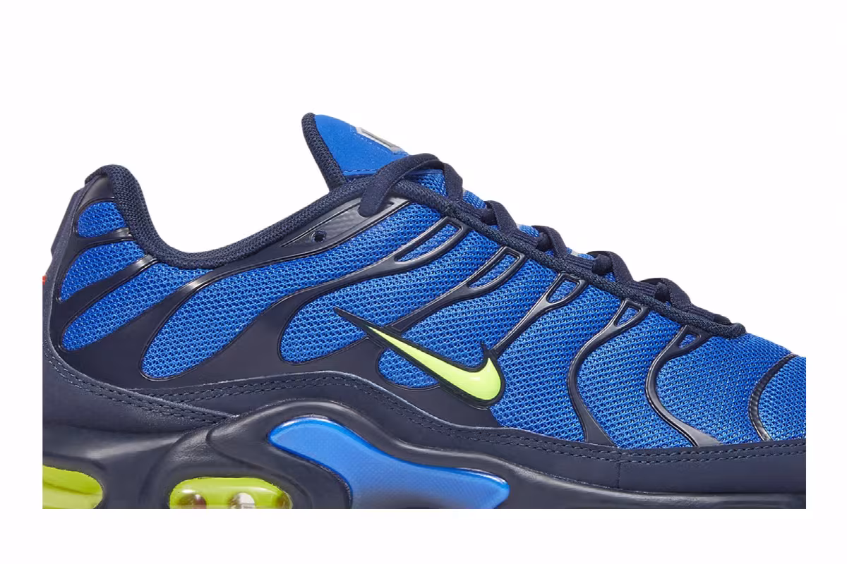 Nike Air Max Plus Hyper Royal Volt, view 3