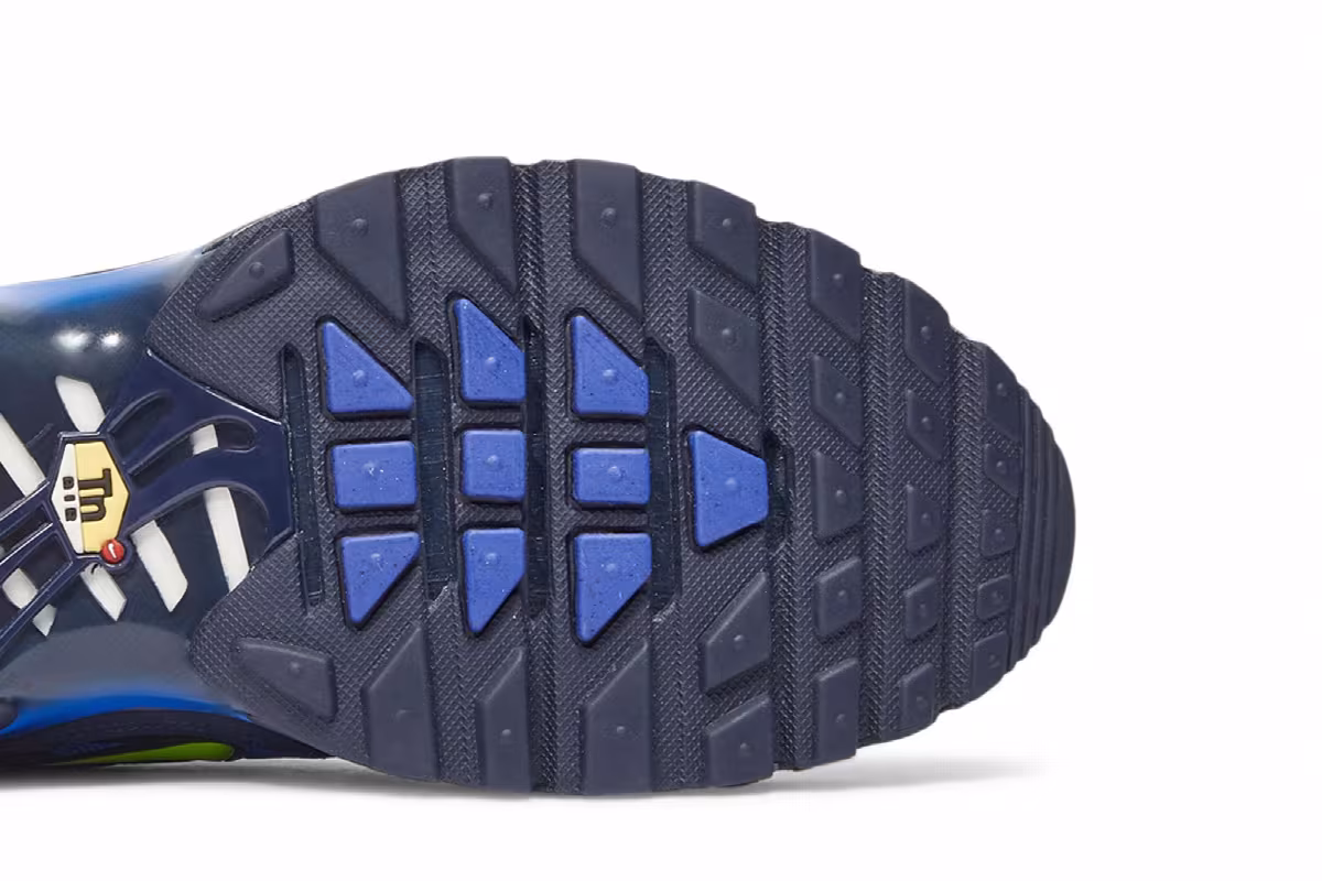 Nike Air Max Plus Hyper Royal Volt, view 6