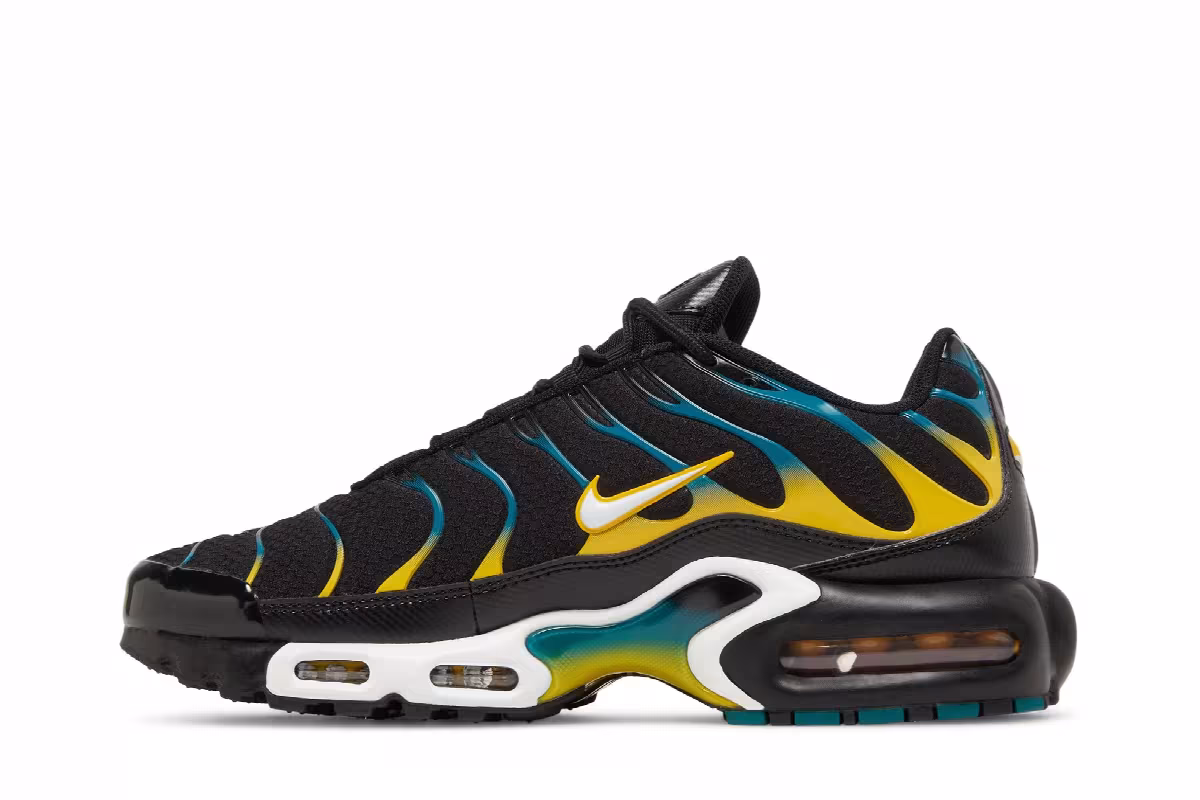 Nike Air Max Plus Black University Gold Spruce, view 4