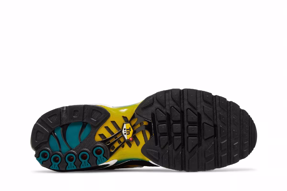 Nike Air Max Plus Black University Gold Spruce, view 5