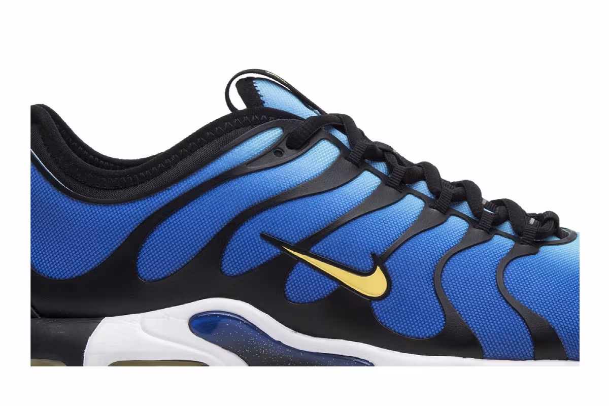 Nike Air Max Plus TN Ultra Hyper Blue, view 3