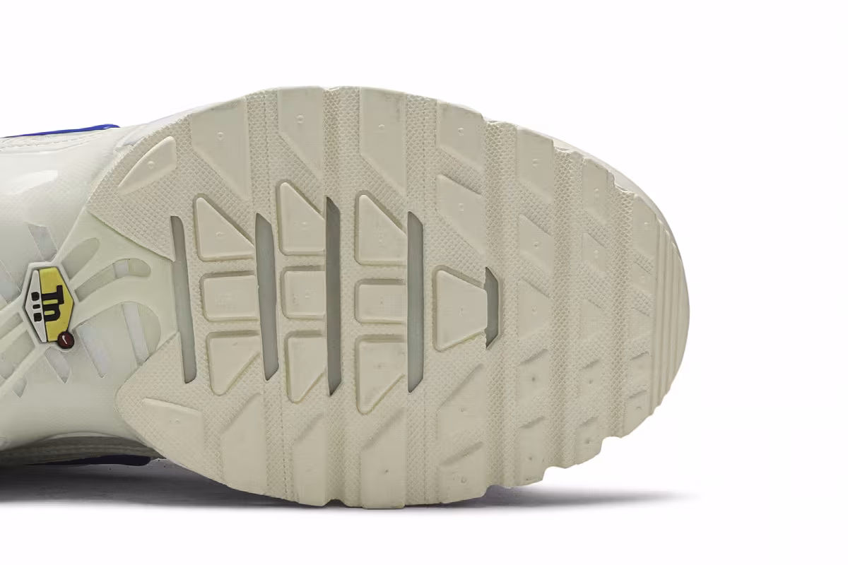 Nike Air Max Plus Sail, view 6
