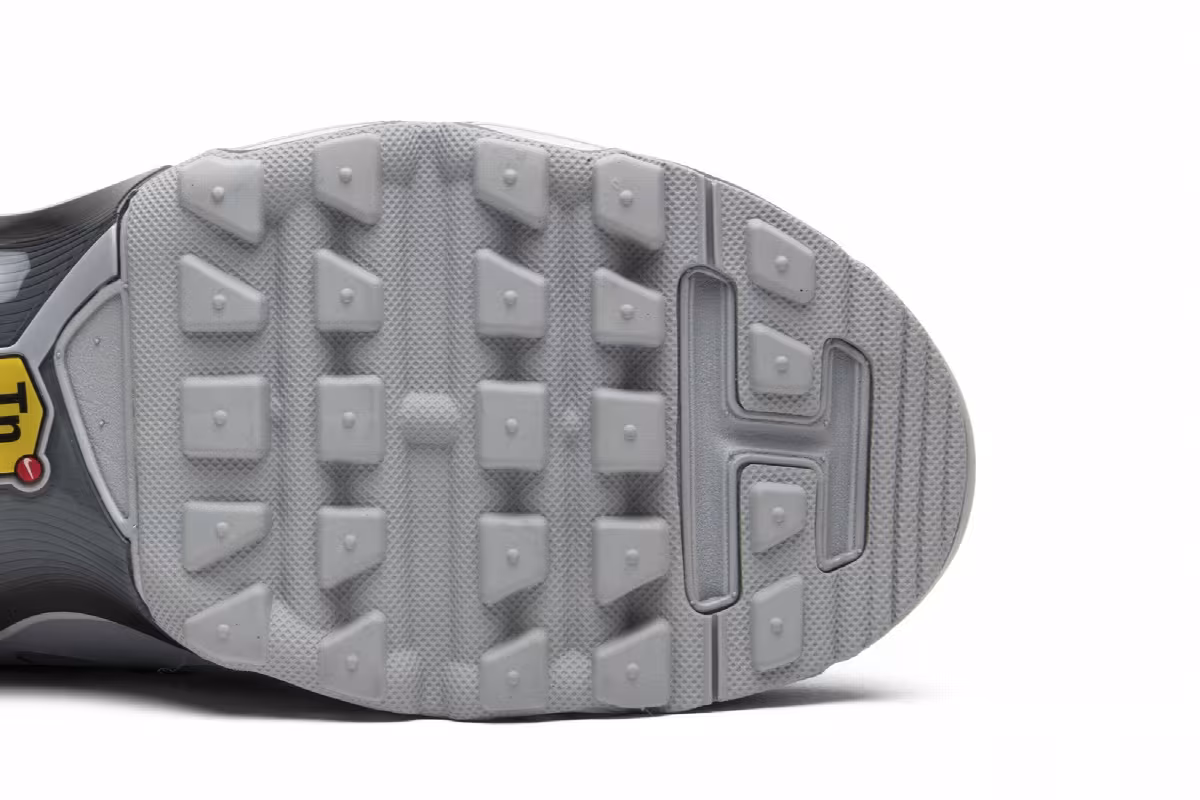 Nike Air Max Plus TN Ultra Cool Grey, view 6