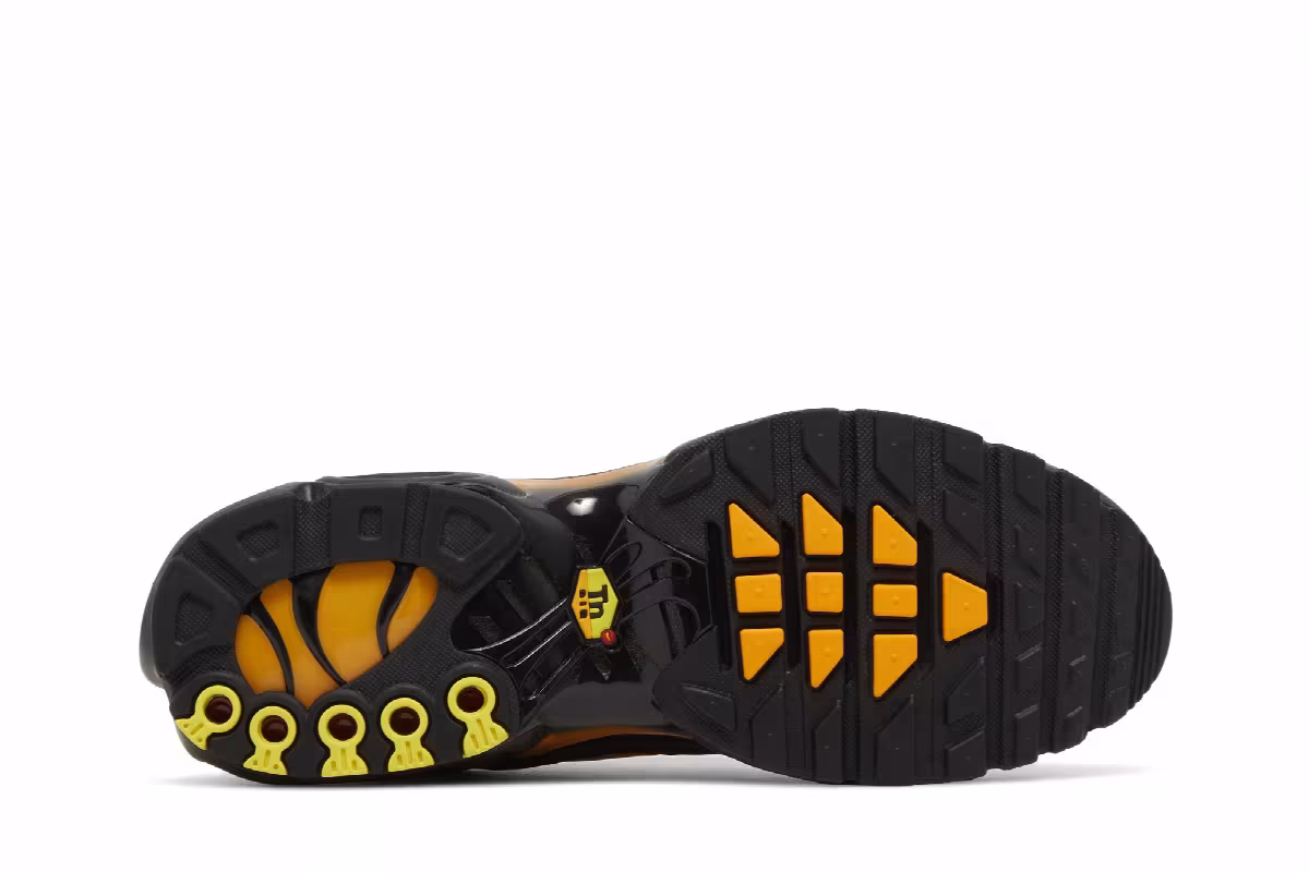 Nike Air Max Plus Black Sundial, view 5