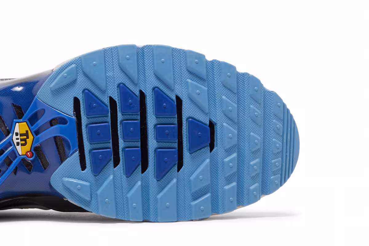 Nike Air Max Plus Black Royal Blue, view 6