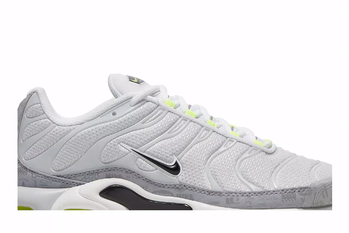 Nike Air Max Plus Reflective Logo, view 3