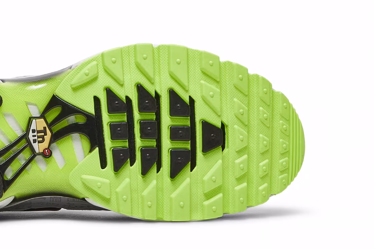 Nike Air Max Plus Reflective Logo, view 6