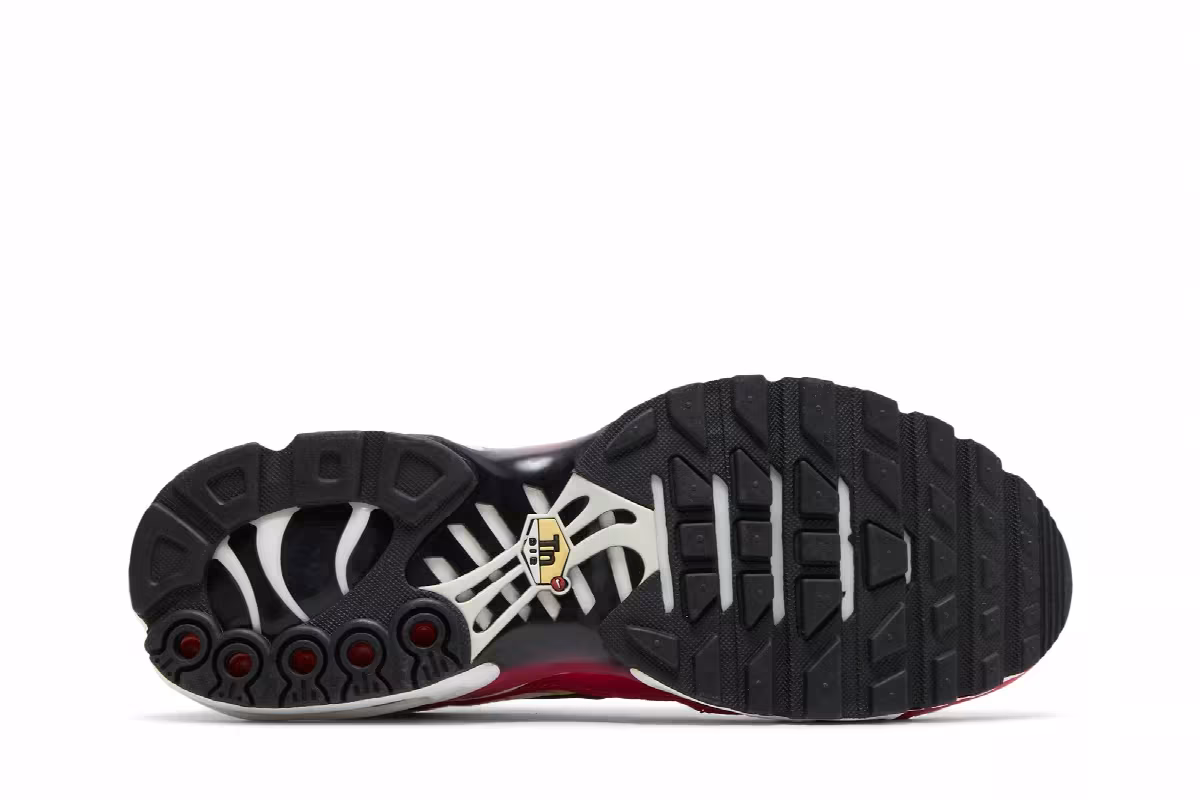 Nike Air Max Plus Fuchsia, view 5