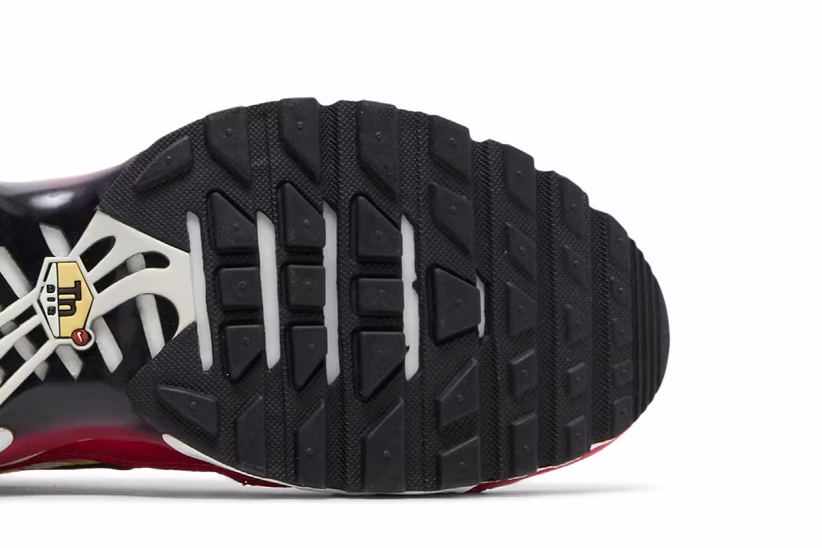 Nike Air Max Plus Fuchsia, view 6