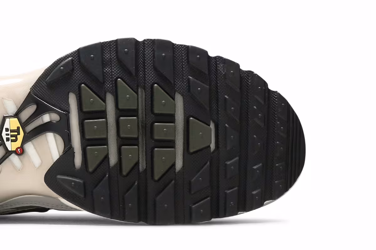 Nike Air Max Plus Brushstroke, view 6