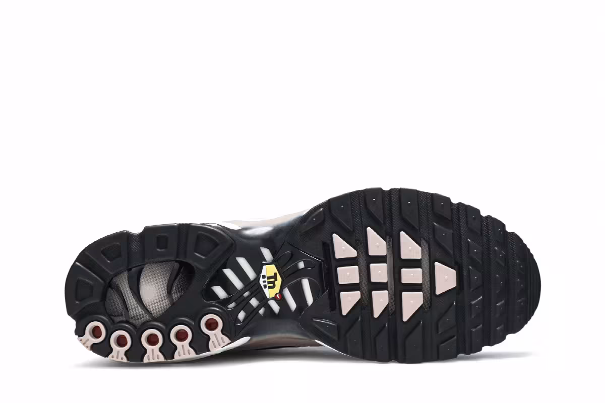 Nike Air Max Plus TN SE Taped, view 5