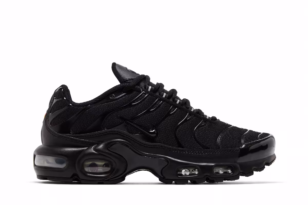 Nike Women's Air Max Plus Triple Black, view 2