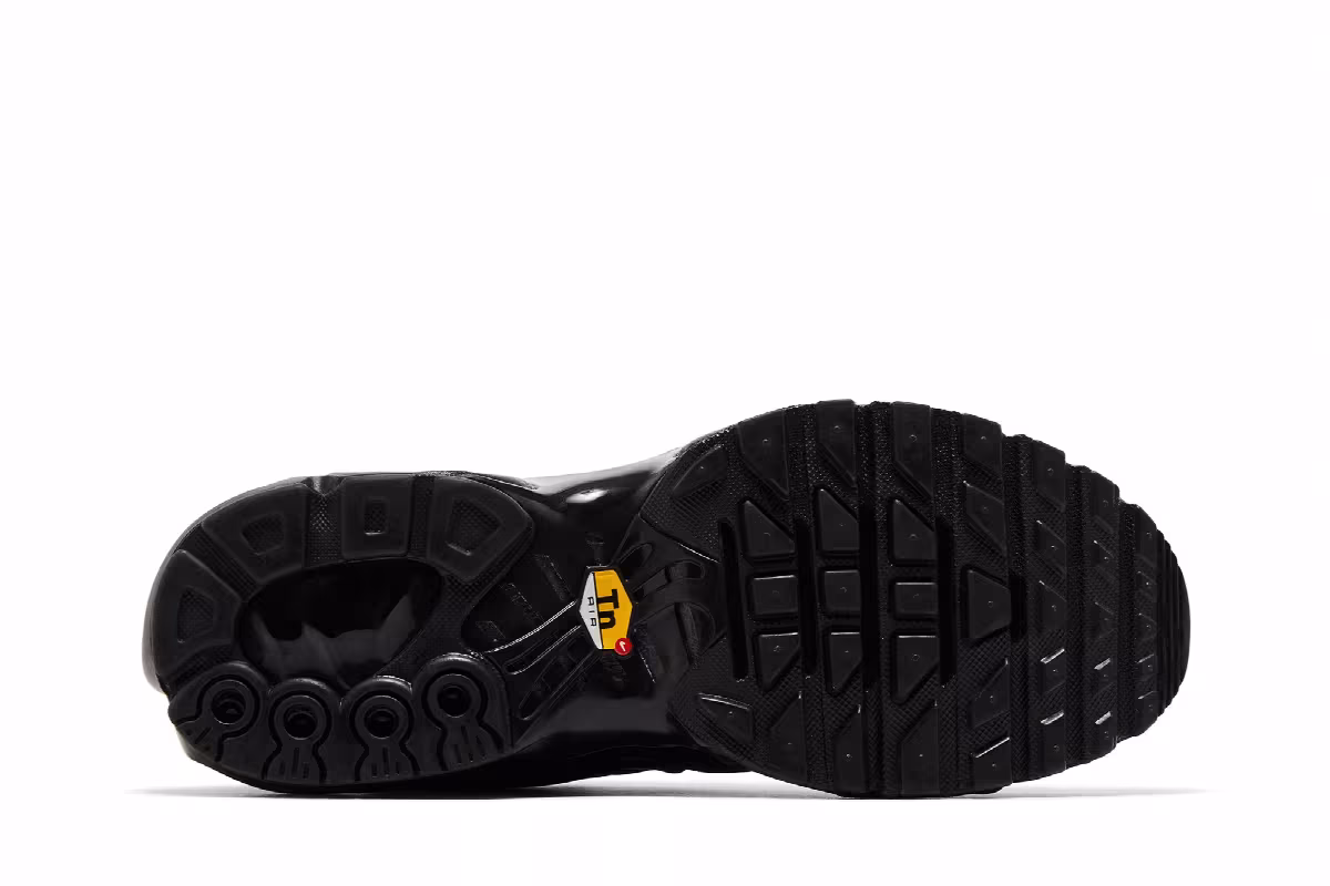 Nike Women's Air Max Plus Triple Black, view 5