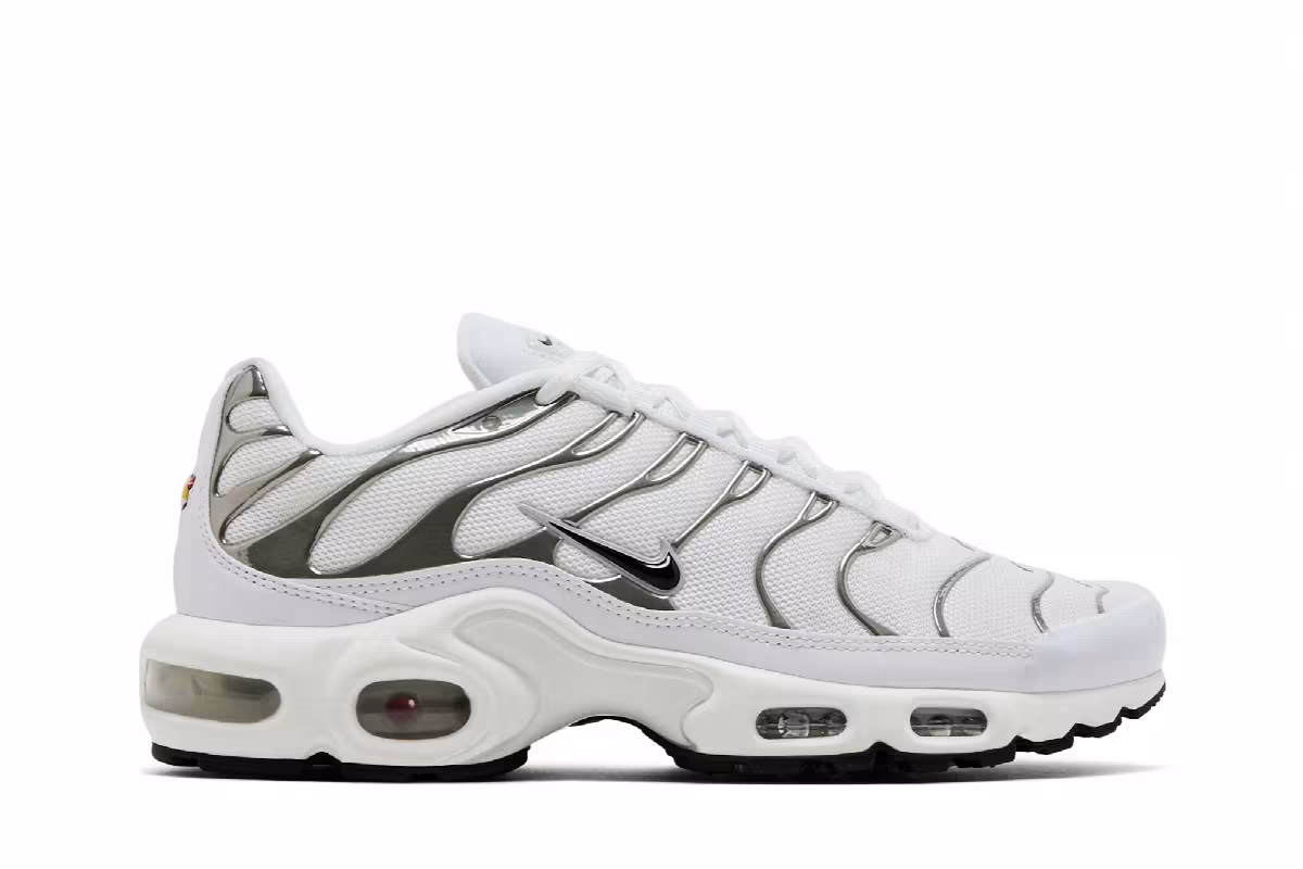 Nike Women's Air Max Plus SE White Chrome Silver, view 2