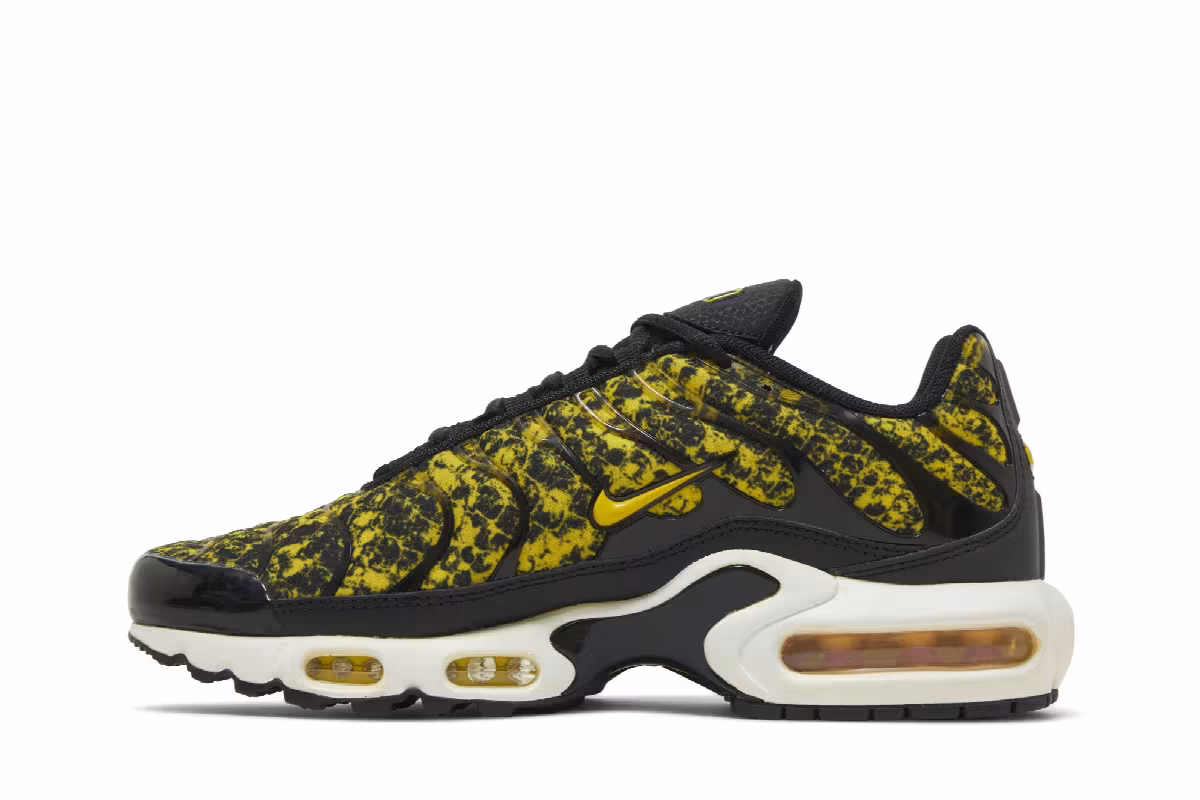 Nike Women's Air Max Plus Snakeskin, view 4