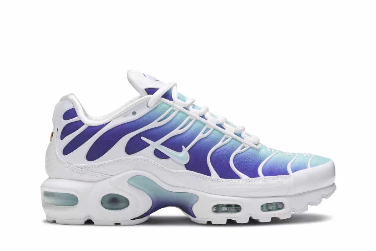 Nike Women's Air Max Plus TN SE Bleached Aqua, view 2