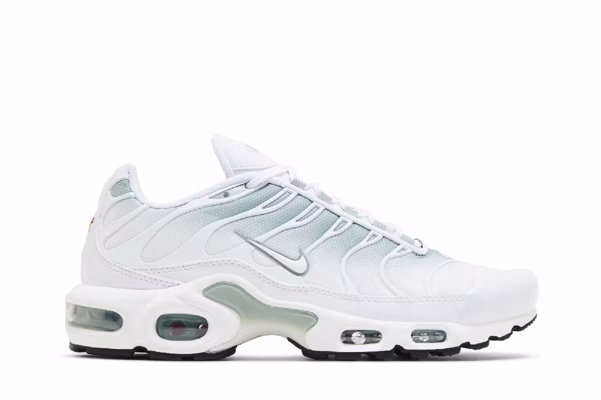 Nike Women's Air Max Plus Mica Green, view 2