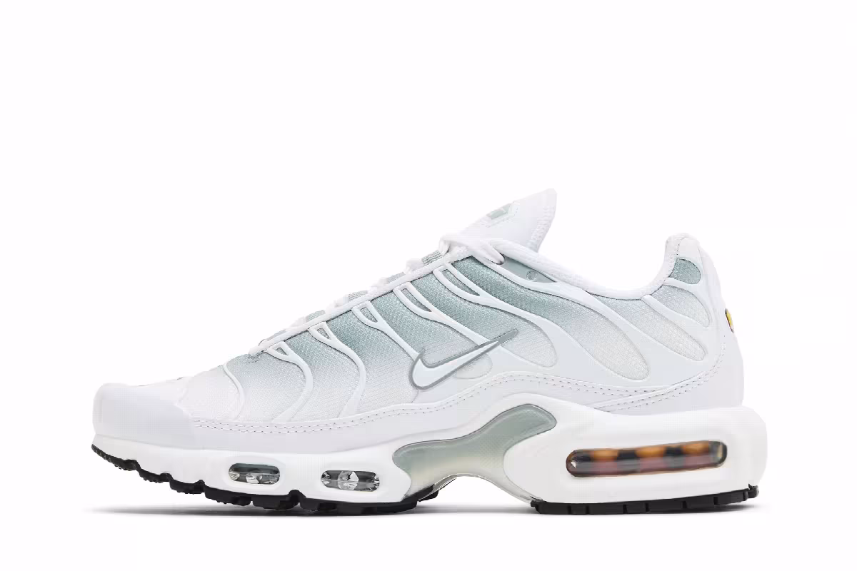 Nike Women's Air Max Plus Mica Green, view 4