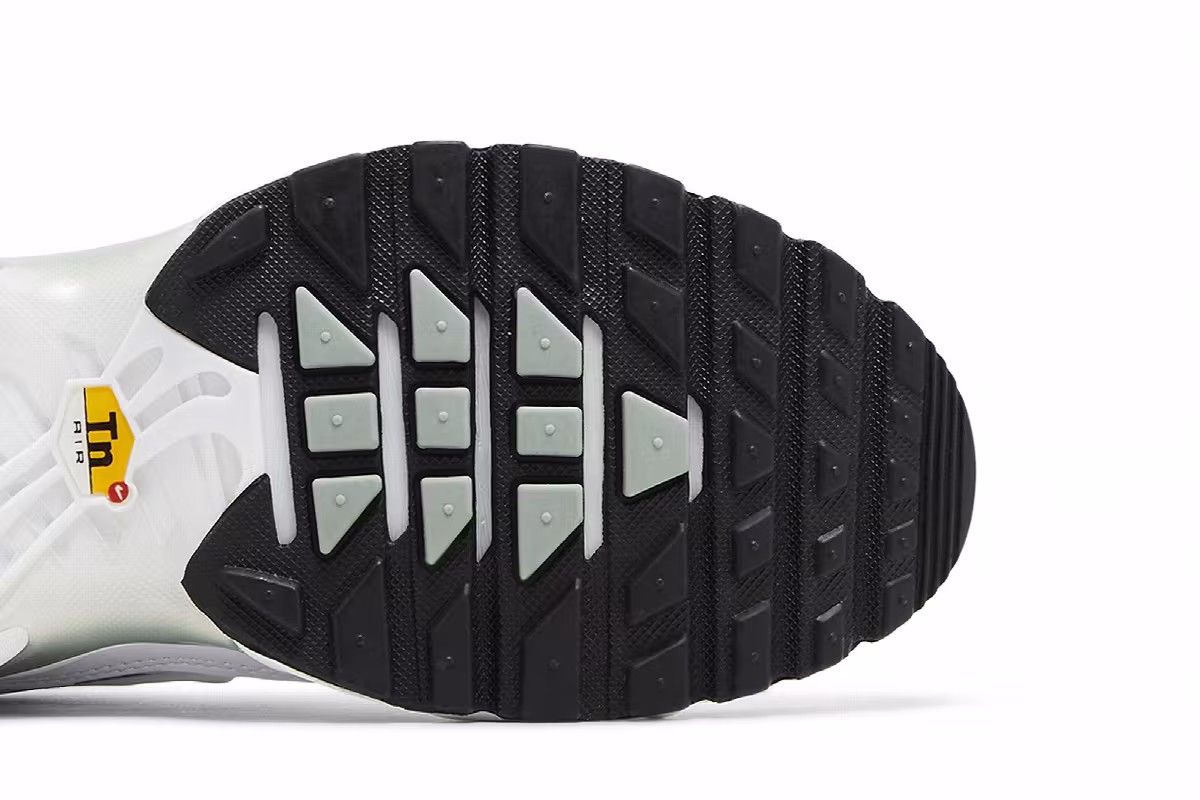Nike Women's Air Max Plus Mica Green, view 6