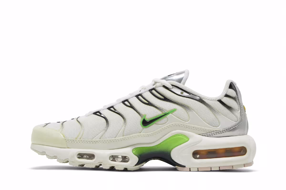 Nike Women's Air Max Plus White Green Strike, view 4