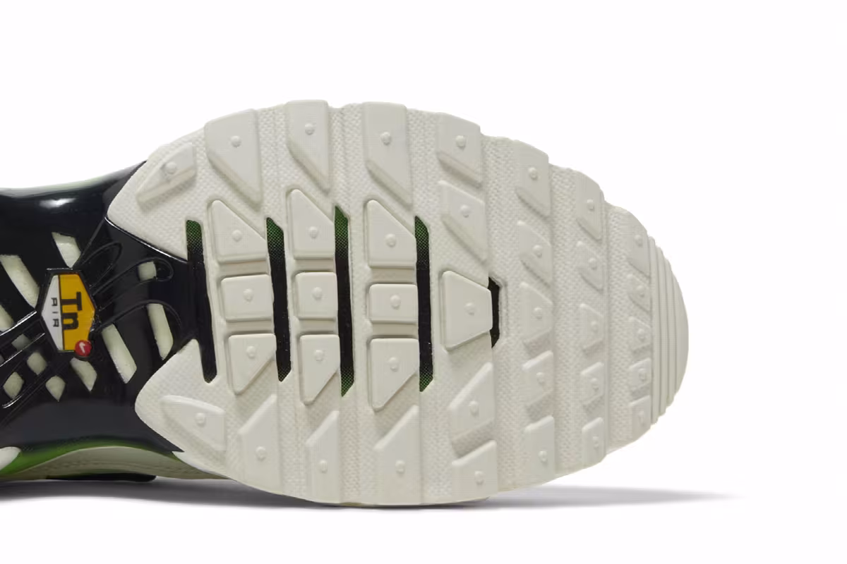 Nike Women's Air Max Plus White Green Strike, view 6