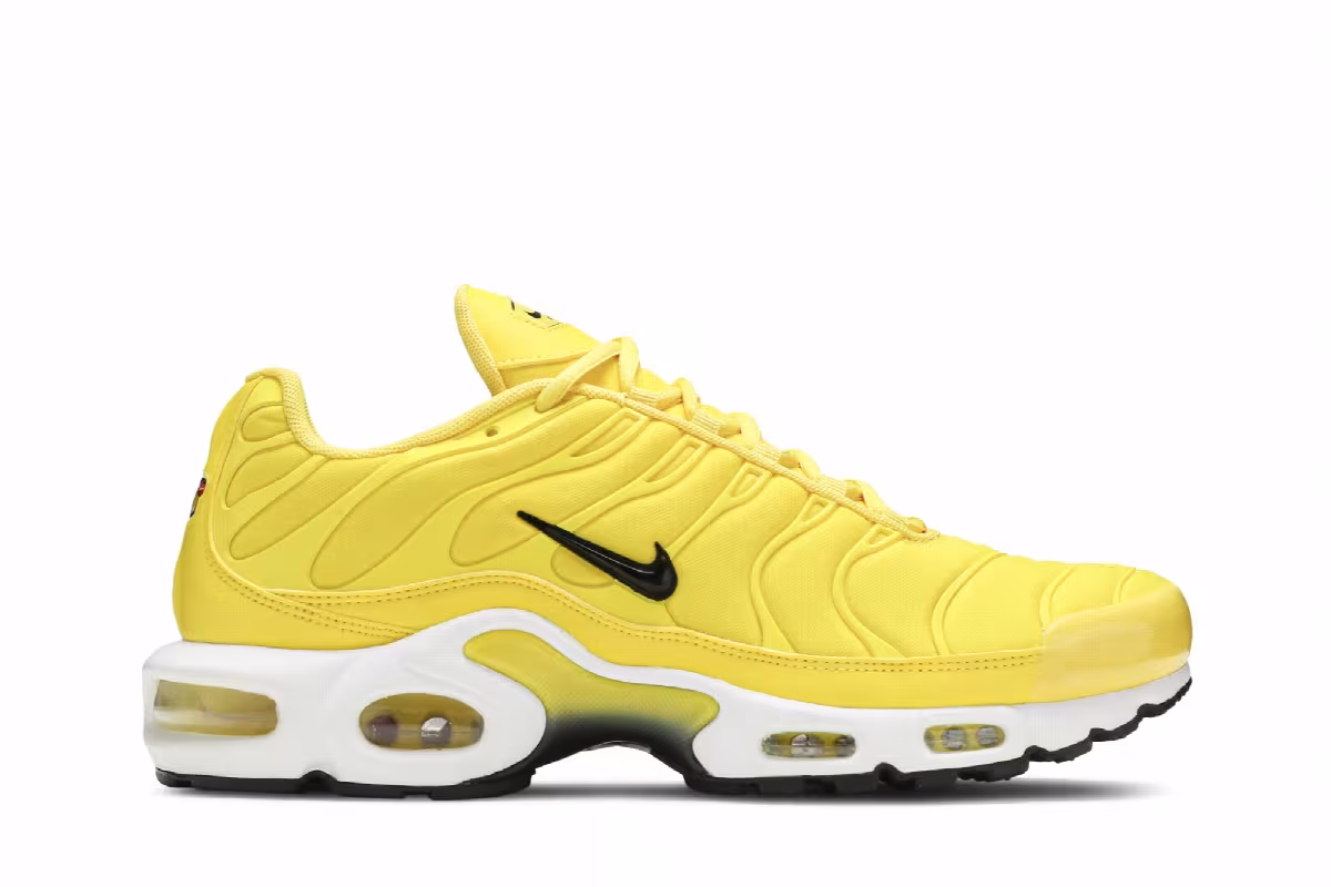 Nike Women's Air Max Plus TN Chrome Yellow, view 2