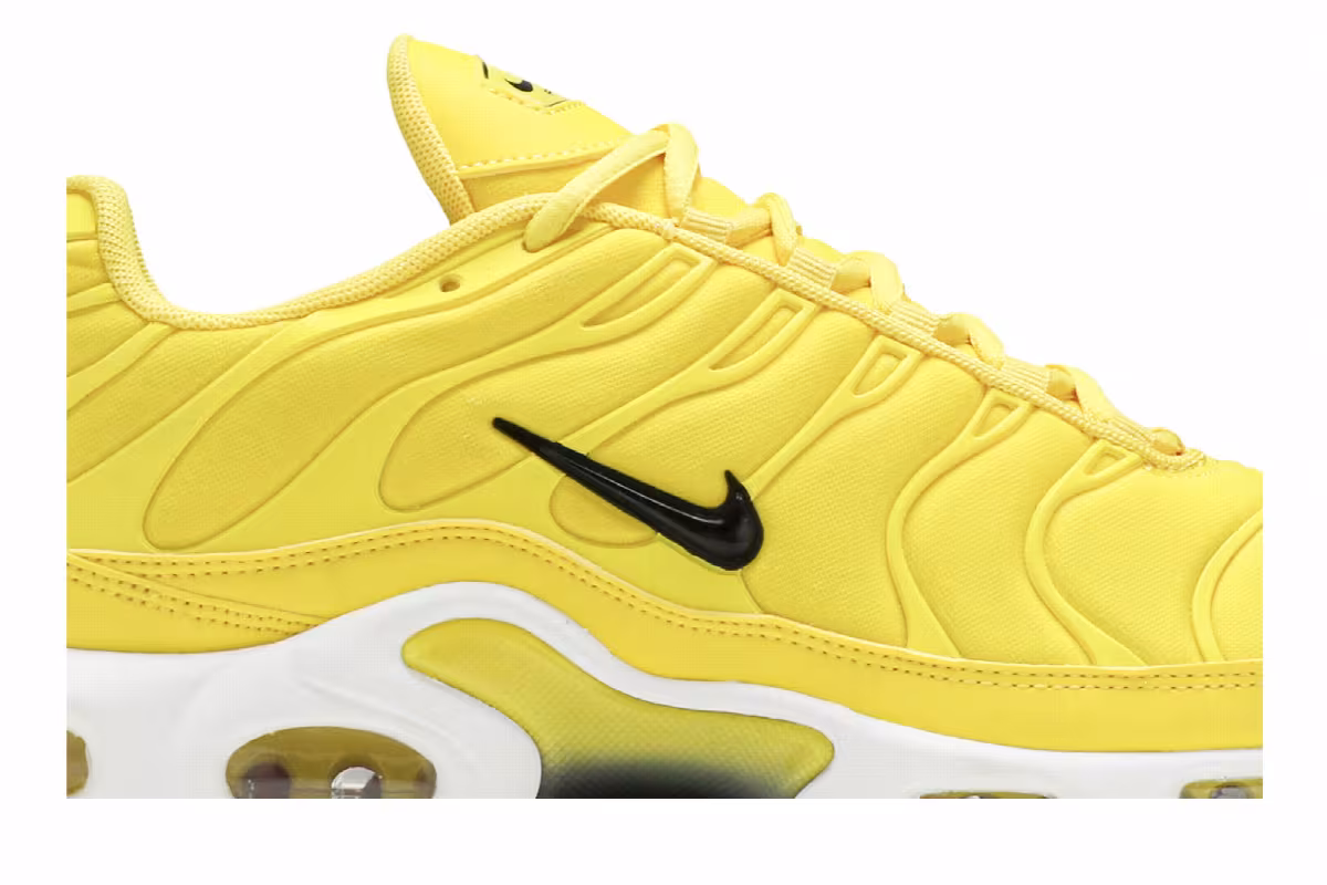 Nike Women's Air Max Plus TN Chrome Yellow, view 3