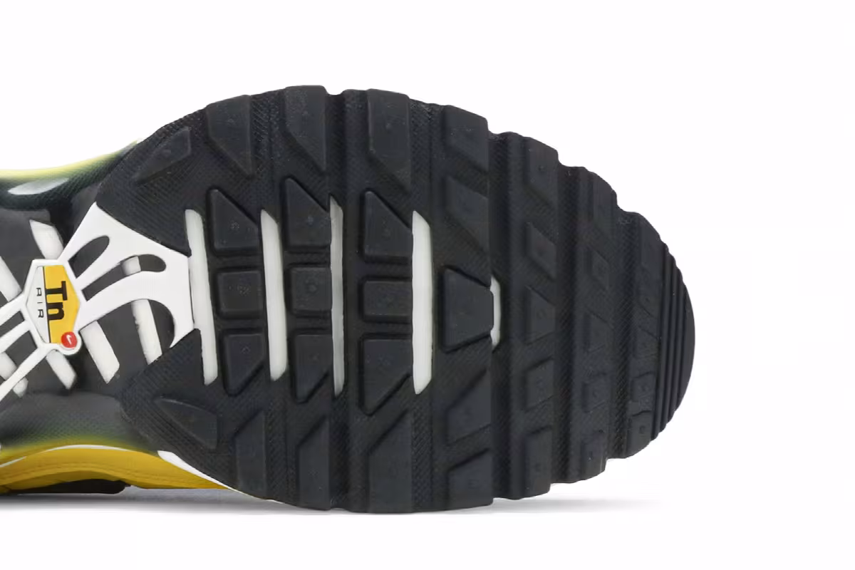Nike Women's Air Max Plus TN Chrome Yellow, view 6