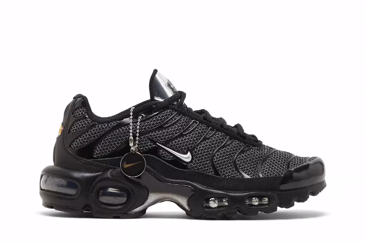 Nike Women's Air Max Plus Black Metallic Silver, view 2