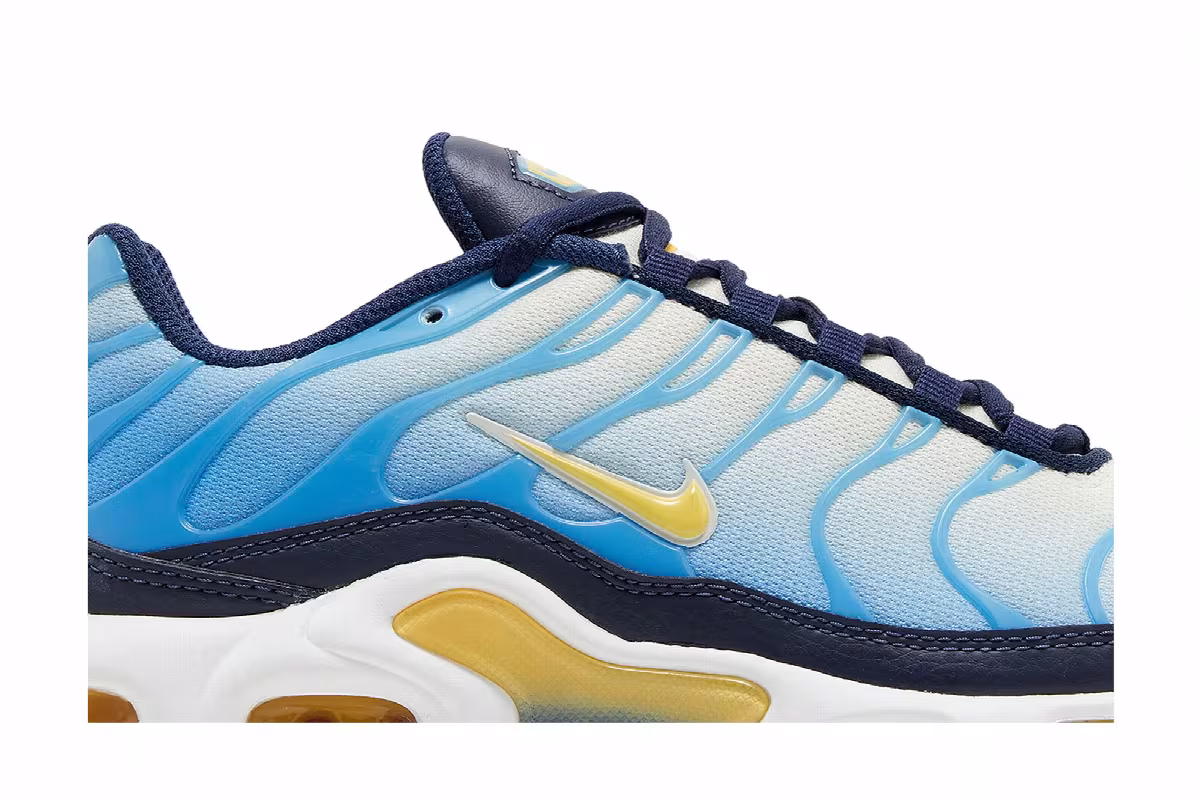 Nike Women's Air Max Plus University Blue Topaz Gold, view 3