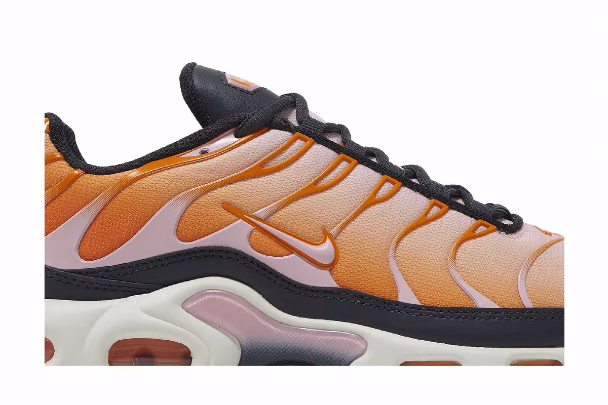 Nike Women's Air Max Plus Magma Orange Soft Pink, view 3