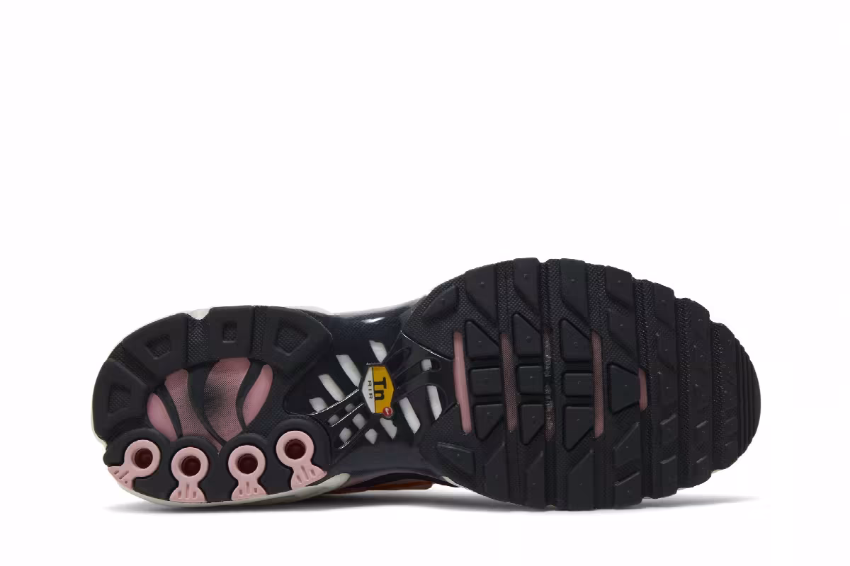 Nike Women's Air Max Plus Magma Orange Soft Pink, view 5