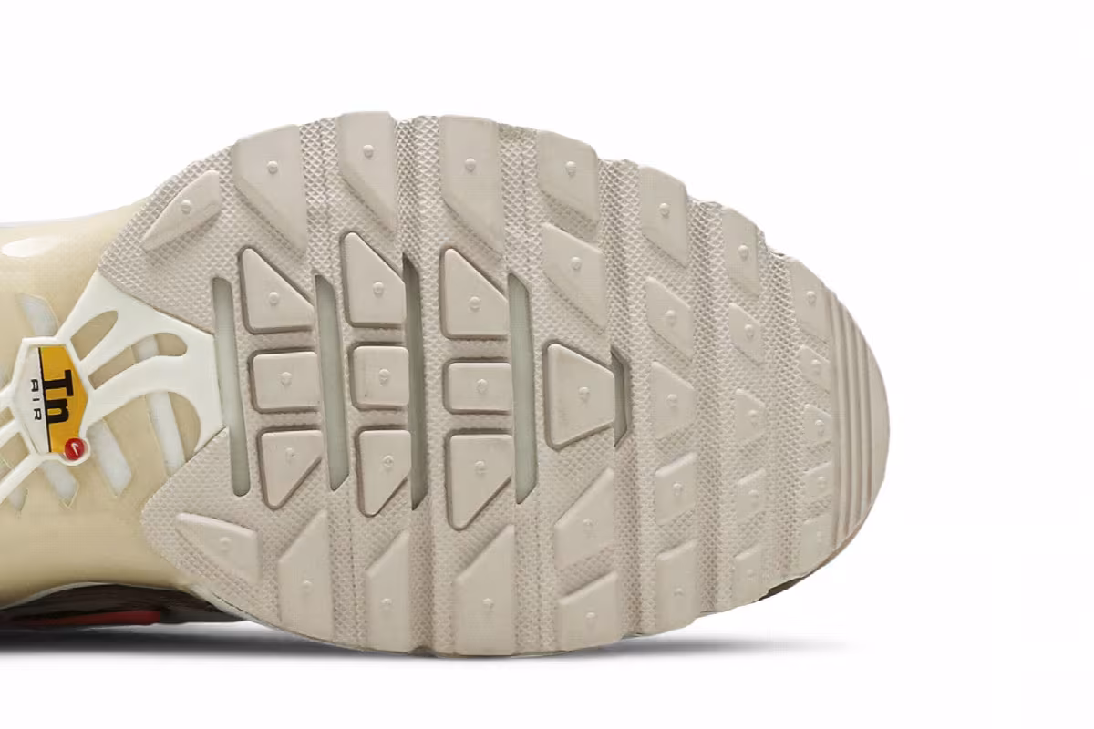 Nike Women's Air Max Plus Light Orewood Brown, view 6