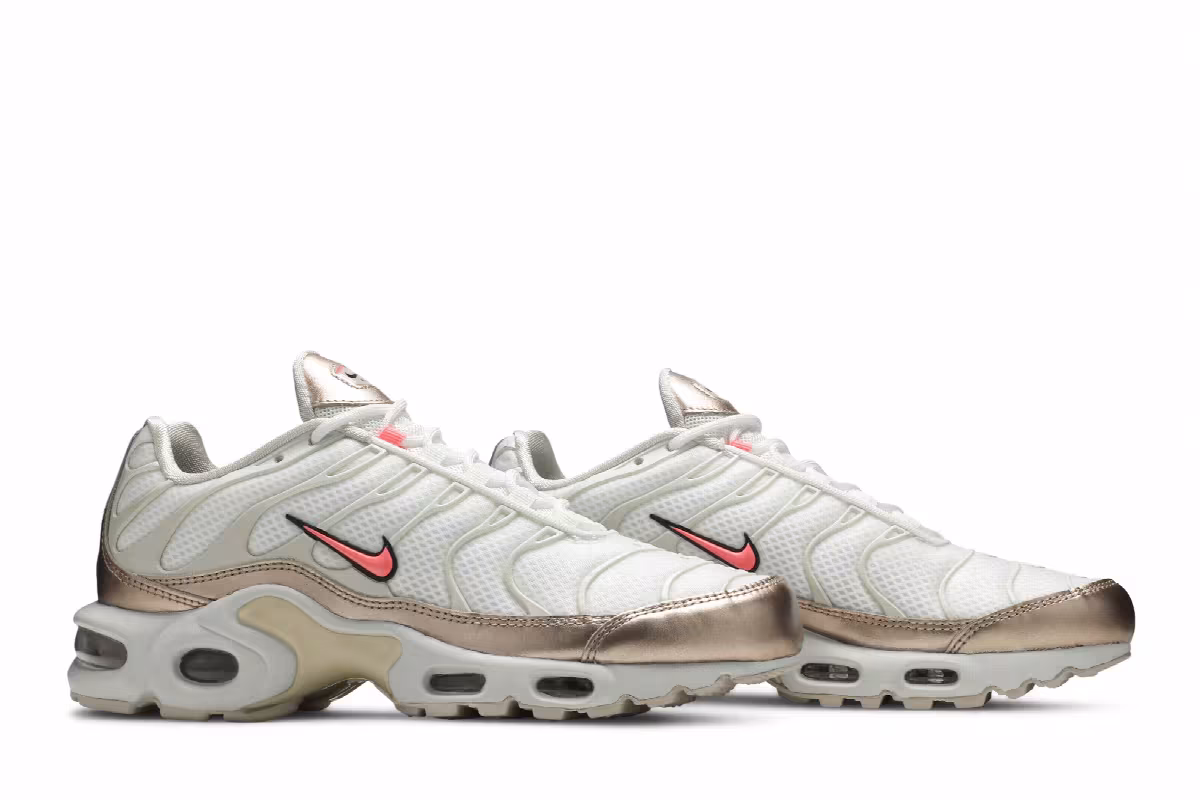 Nike Women's Air Max Plus Light Orewood Brown, view 9