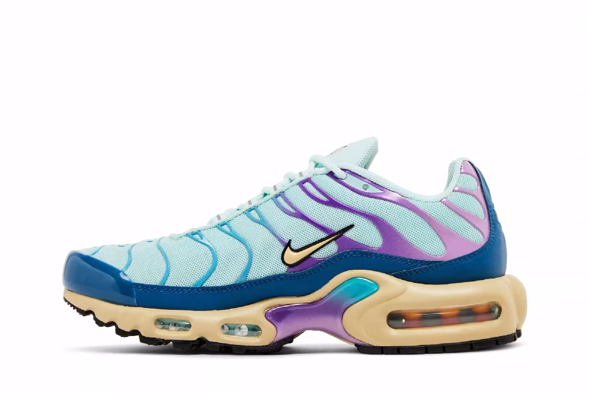 Nike Women's Air Max Plus Jade Ice, view 4