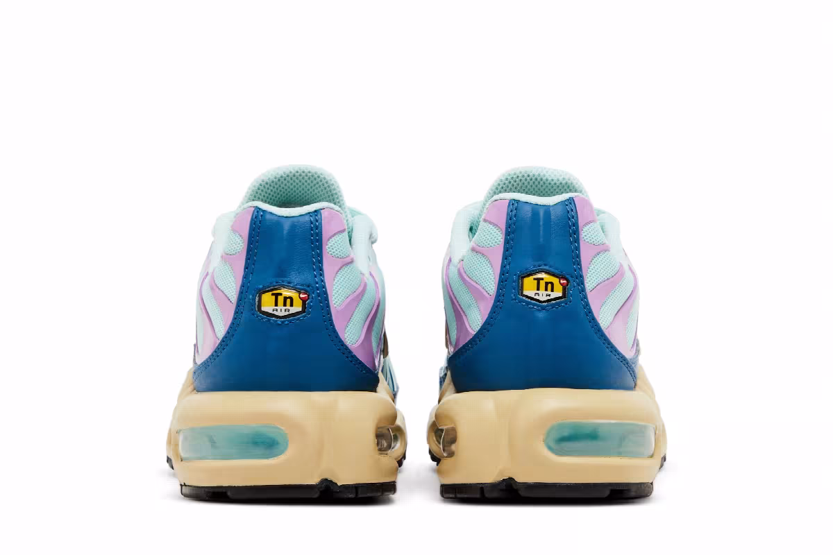 Nike Women's Air Max Plus Jade Ice, view 7