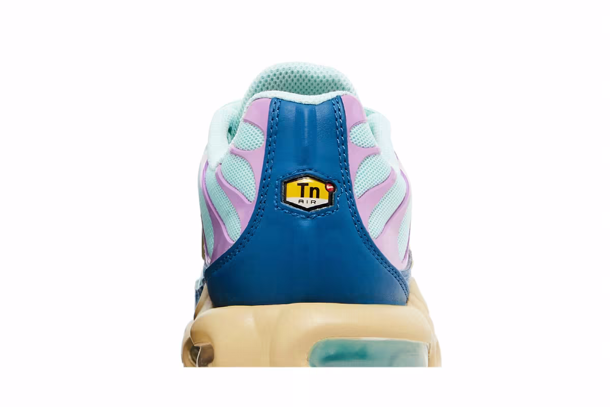 Nike Women's Air Max Plus Jade Ice, view 8