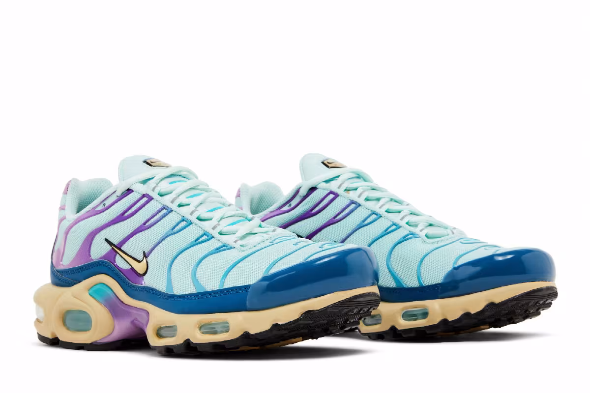 Nike Women's Air Max Plus Jade Ice, view 9
