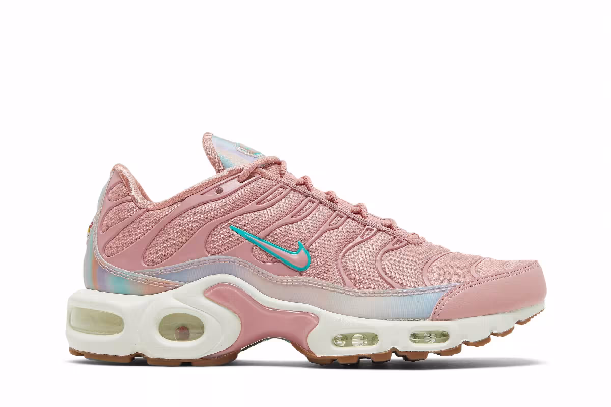 Nike Women's Air Max Plus SE Red Stardust, view 2