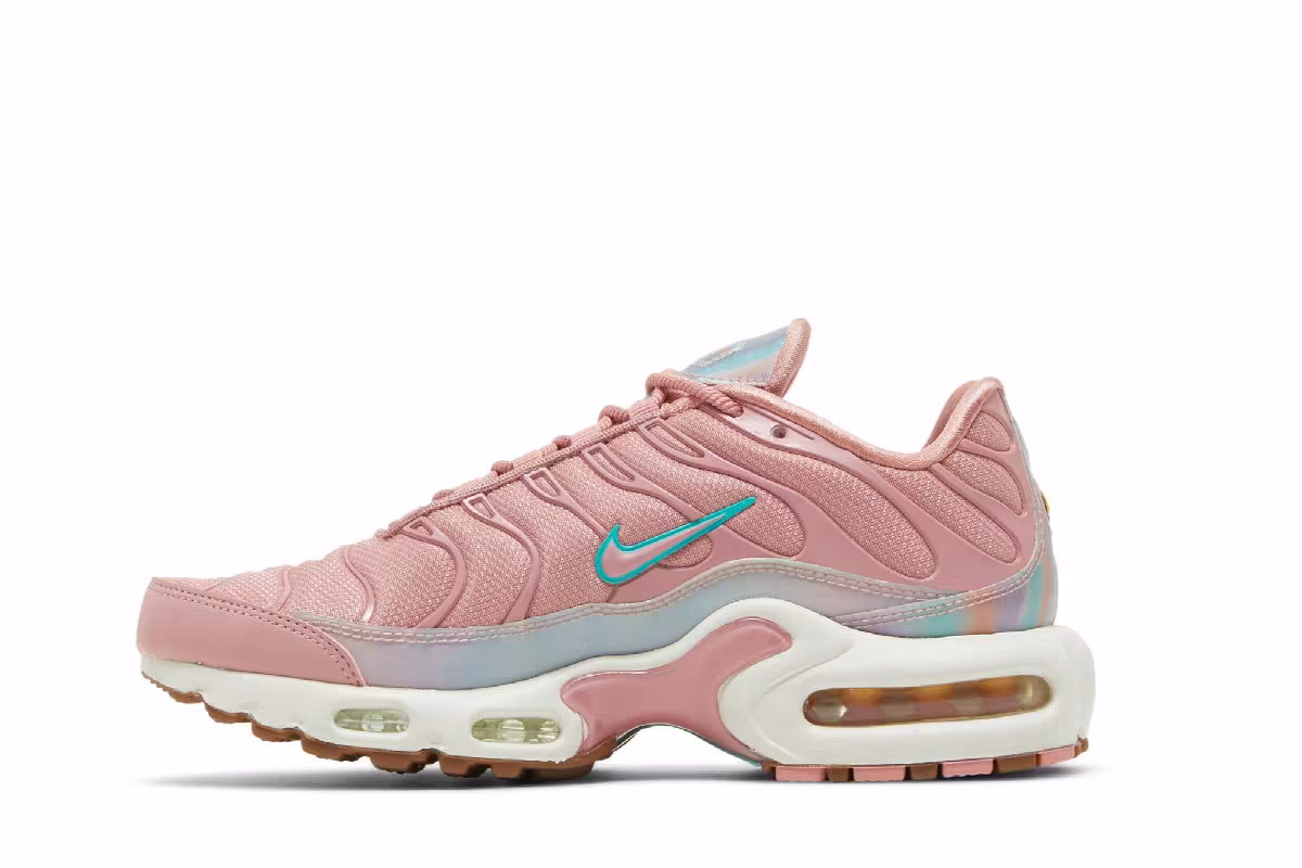 Nike Women's Air Max Plus SE Red Stardust, view 4