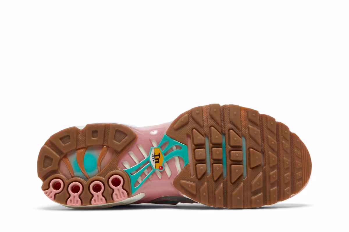 Nike Women's Air Max Plus SE Red Stardust, view 5