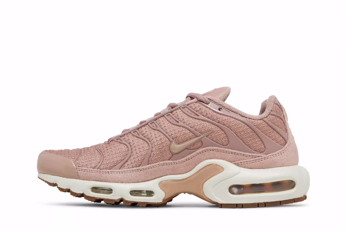 Nike Women's Air Max Plus, view 4