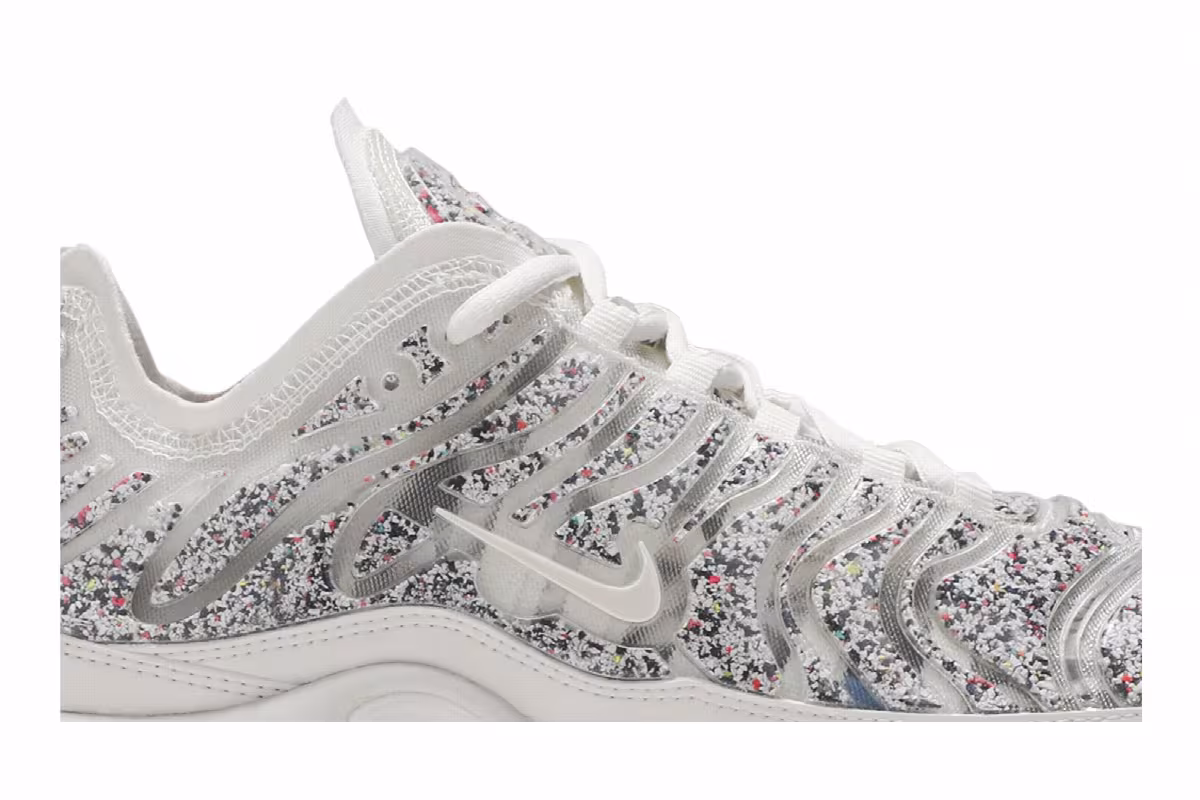 Nike Women's Air Max Plus, view 3